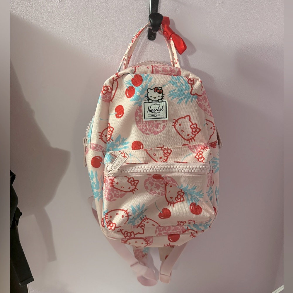 herschel hello kitty mini backpack - Picture 2 of 4